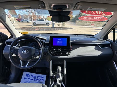 Certified 2023 Toyota Corolla Cross XLE image 19