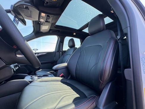 New 2025 Ford Escape ST-Line Elite w/ Premium Technology Package AWD/4WD image 14