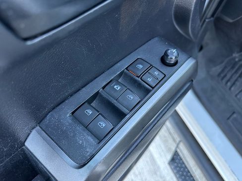 Used 2020 Toyota Tacoma SR5 image 10