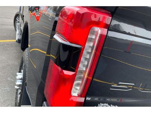 Used 2024 Ford F350 Lariat image 29