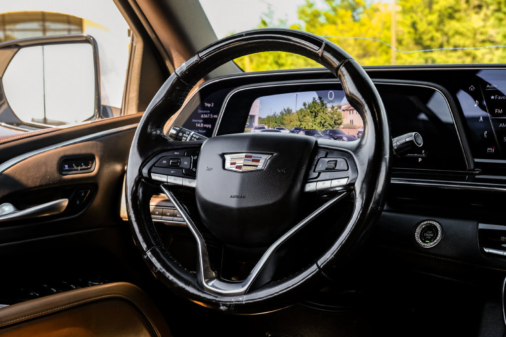Used 2022 Cadillac Escalade Premium Luxury AWD/4WD image 13