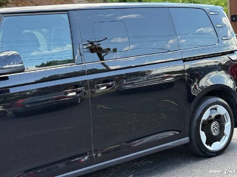Used 2025 Volkswagen ID. Buzz Pro S RWD image 25