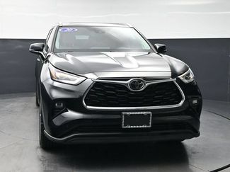 Used 2020 Toyota Highlander Limited FWD video 2