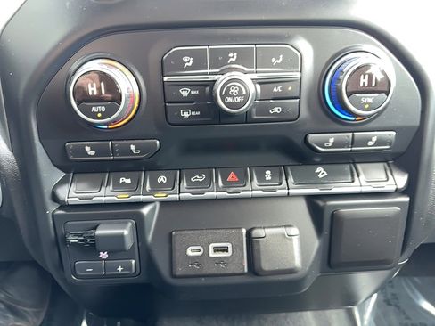 Used 2019 Chevrolet Silverado 1500 RST image 12