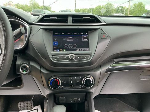 Used 2021 Chevrolet TrailBlazer LT FWD image 14