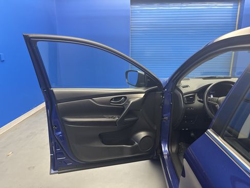 Used 2019 Nissan Rogue Sport S image 9