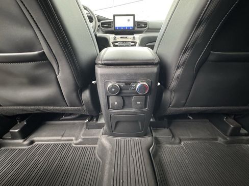 Used 2022 Ford Explorer XLT w/ Equipment Group 202A image 15