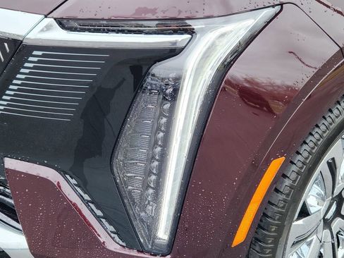 New 2025 Cadillac Escalade IQ Luxury 2 w/ LPO, Radiant Package image 5