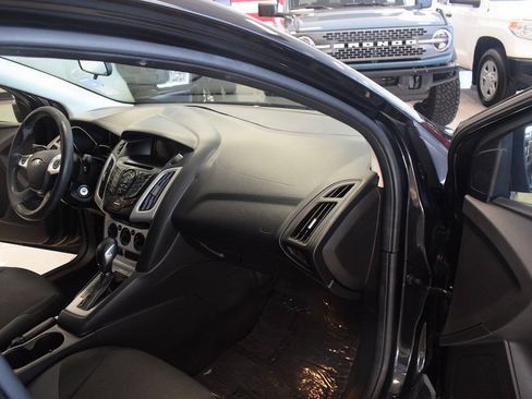 Used 2013 Ford Focus SE FWD image 16