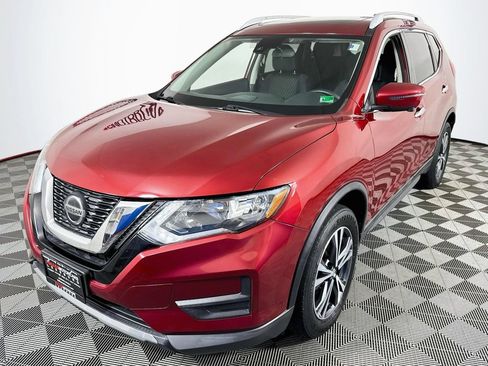 Used 2019 Nissan Rogue SV w/ Sun & Sound Touring Package AWD/4WD image 3