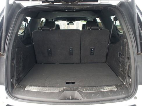 Used 2023 Chevrolet Suburban Premier RWD image 17