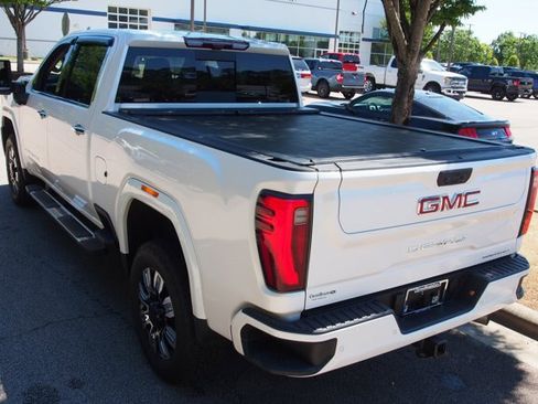 Used 2024 GMC Sierra 2500 Denali w/ Technology Package AWD/4WD image 5