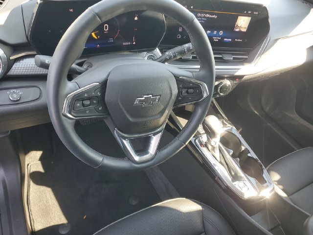 Used 2025 Chevrolet Trax ACTIV w/ Driver Confidence Package FWD image 17