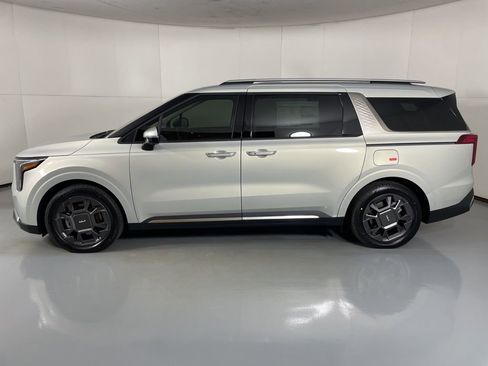 New 2026 Kia Carnival SX FWD image 5