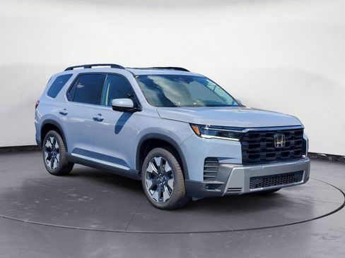 New 2026 Honda Pilot Touring image 2