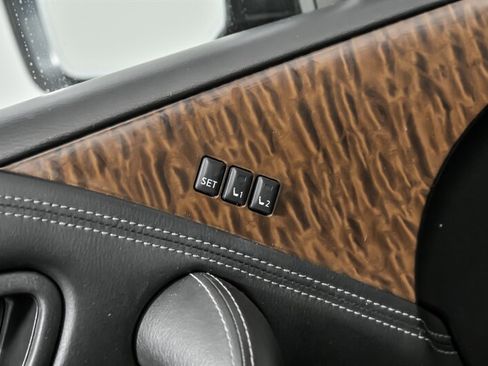 Used 2019 Nissan Armada SL w/ Premium Package image 18