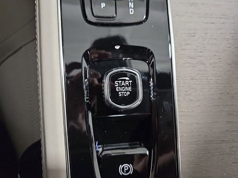 New 2026 Volvo XC90 B6 Plus w/ Protection Package image 15