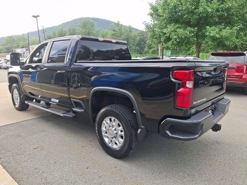 Used 2024 Chevrolet Silverado 3500 W/T AWD/4WD image 4