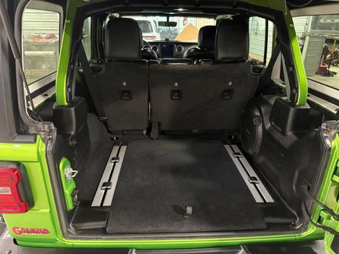 Certified 2018 Jeep Wrangler Unlimited Rubicon AWD/4WD image 23