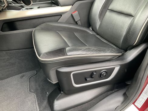 Used 2019 RAM 1500 Laramie AWD/4WD image 30