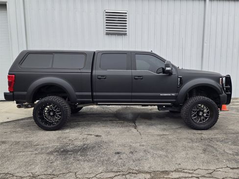 Used 2019 Ford F250 Platinum w/ Platinum Ultimate Package image 4