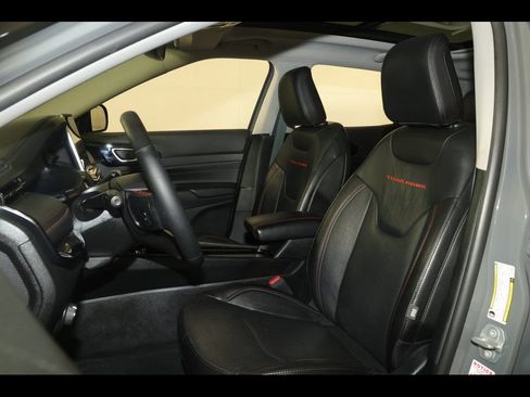 Used 2022 Jeep Compass Trailhawk w/ Trailhawk Elite Group AWD/4WD image 26