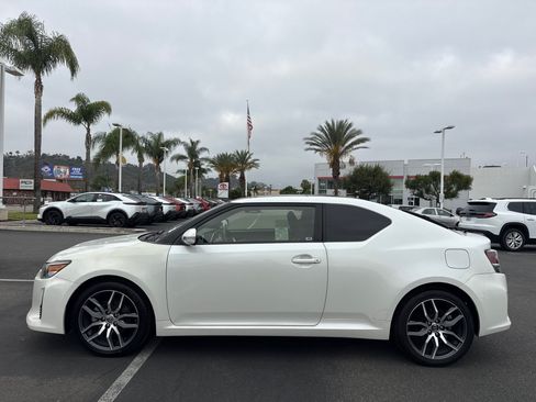 Used 2016 Scion tC FWD image 4