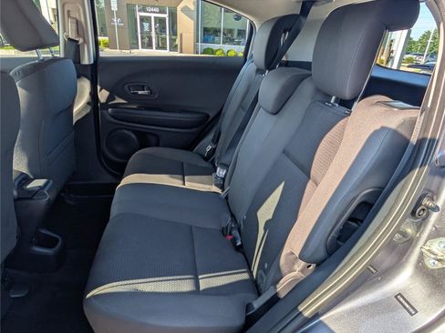 Used 2019 Honda HR-V LX image 14
