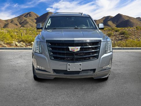 Used 2020 Cadillac Escalade Luxury w/ Escalade Sport Edition AWD/4WD image 3