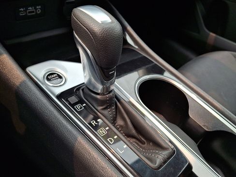 Used 2024 Nissan Altima 2.5 SV FWD image 16