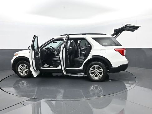 Used 2023 Ford Explorer XLT w/ Equipment Group 202A image 32