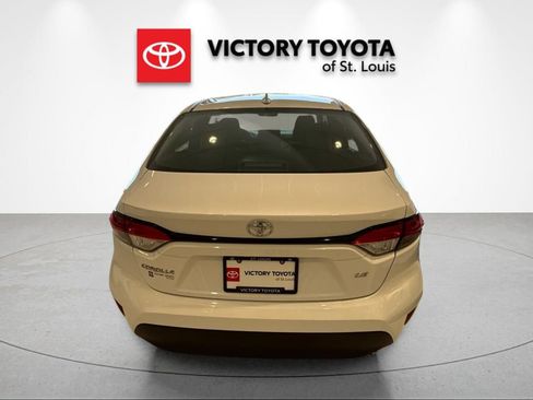 Used 2024 Toyota Corolla LE FWD image 4