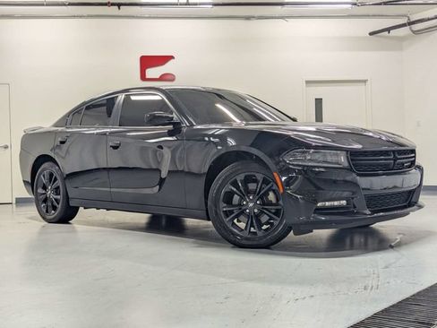 Used 2023 Dodge Charger SXT w/ Blacktop Package AWD/4WD image 2