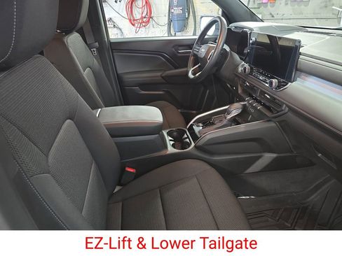 Used 2024 Chevrolet Colorado LT w/ LT Convenience Package image 12