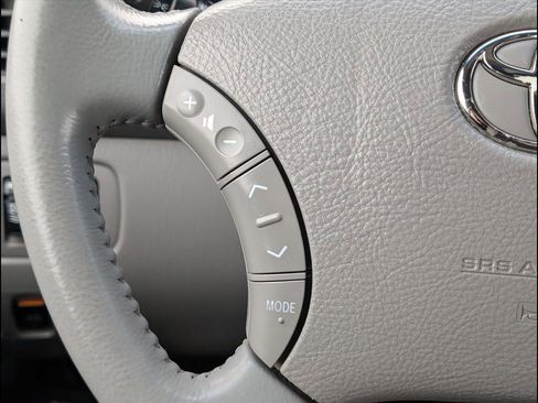 Used 2010 Toyota Sienna XLE image 15