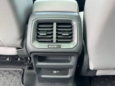 Certified 2023 Volkswagen Taos SE w/ Panoramic Sunroof Package FWD image 12