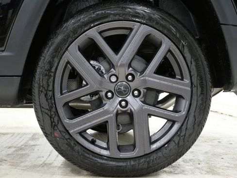 New 2026 Jeep Compass Limited image 9