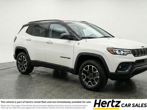 Used 2025 Jeep Compass Trailhawk w/ Trailer Tow Group AWD/4WD image 1