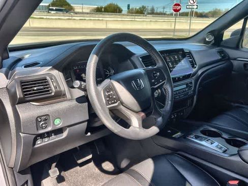 Certified 2025 Honda Passport TrailSport image 15