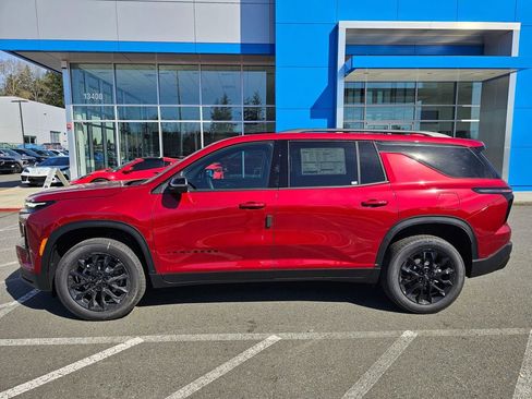 New 2026 Chevrolet Traverse LT image 2