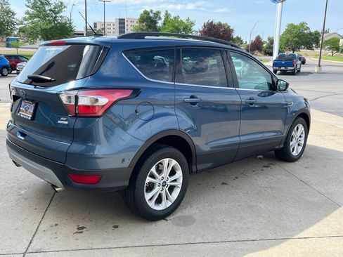 Used 2018 Ford Escape SE FWD image 5