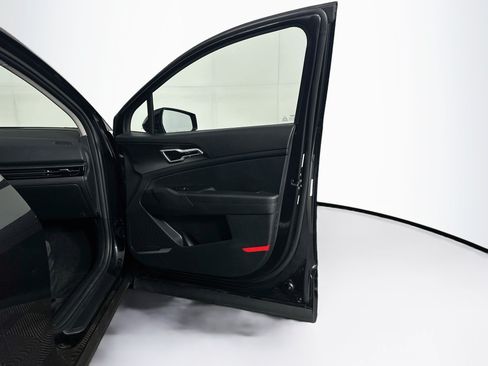 Used 2026 Kia Sportage LX FWD image 29