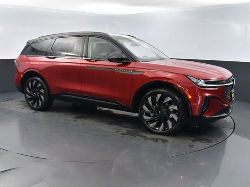 New 2026 Lincoln Nautilus Reserve w/ Jet Appearance Package image 3