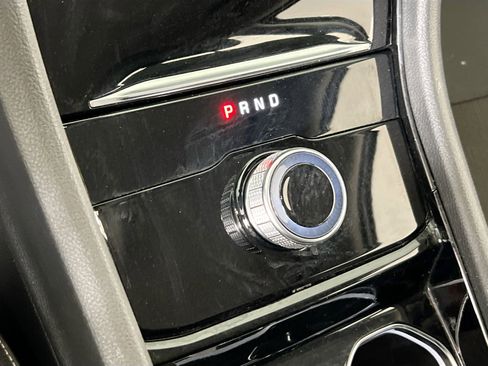 Used 2023 Jeep Grand Cherokee Laredo image 16