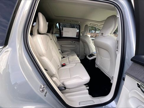 New 2026 Volvo XC90 T8 Ultra w/ Protection Package Premier image 27