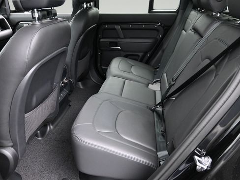 Used 2025 Land Rover Defender 110 X-Dynamic SE AWD/4WD image 6