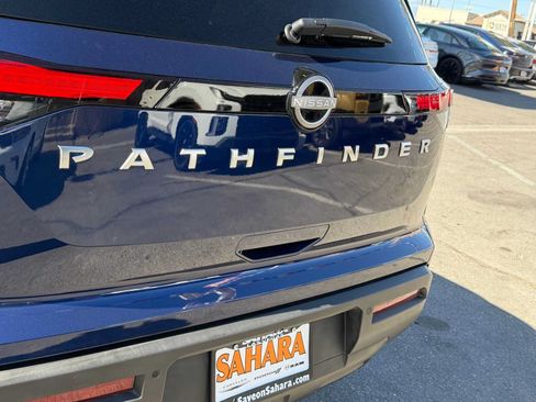 Used 2025 Nissan Pathfinder SV FWD image 32