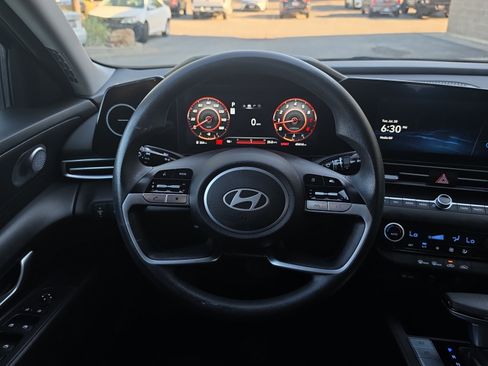 Used 2024 Hyundai Elantra SEL FWD image 12