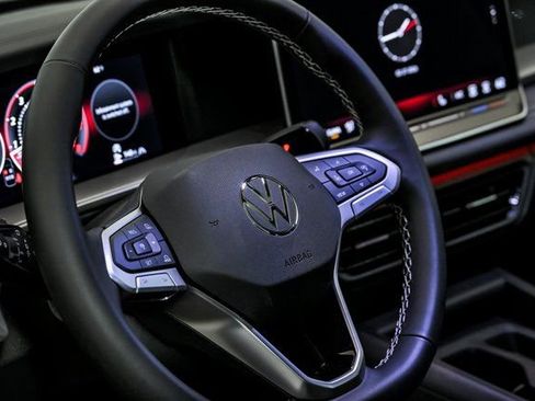 New 2026 Volkswagen Tiguan SE image 10