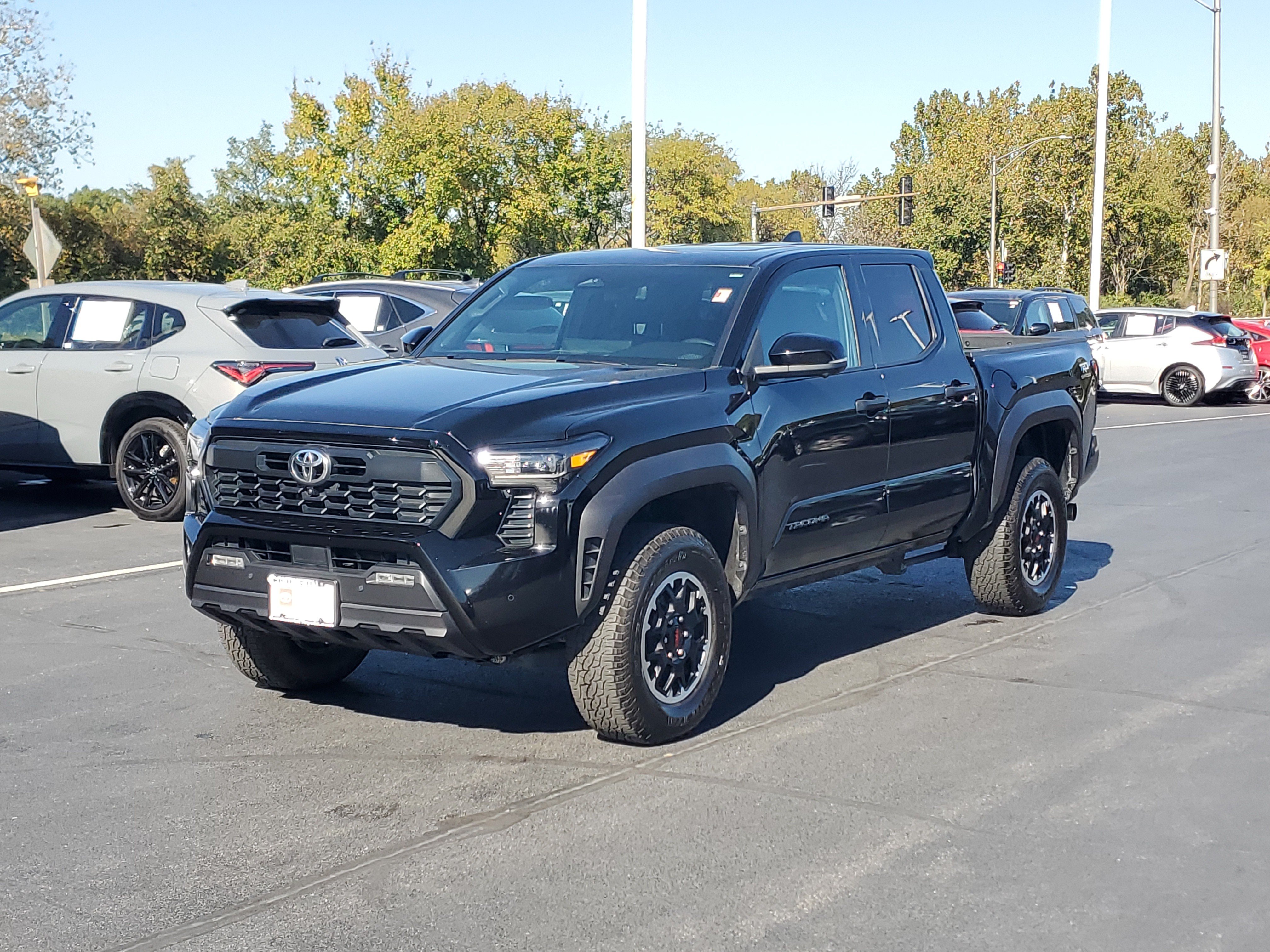 Certified 2025 Toyota Tacoma TRD Off-Road w/ TRD Off Road Premium Package AWD/4WD image 3